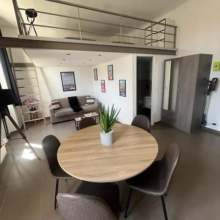 Loft Chaleureux - Climatisation - Wifi - 650 M Du Palais Des Festivals, Apartment Cannes
